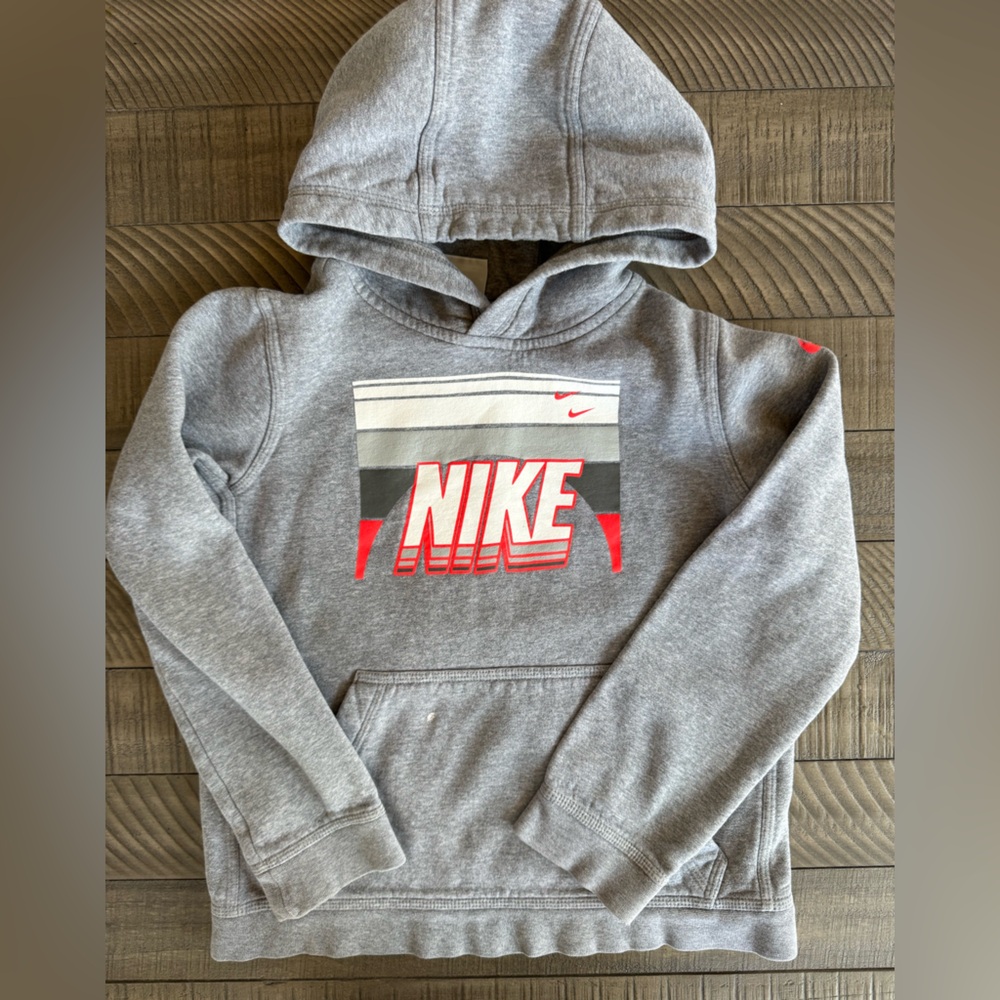 Nike Pullover Gray Graphic Logo Hoodie Youth Boy’s Size Medium (7)